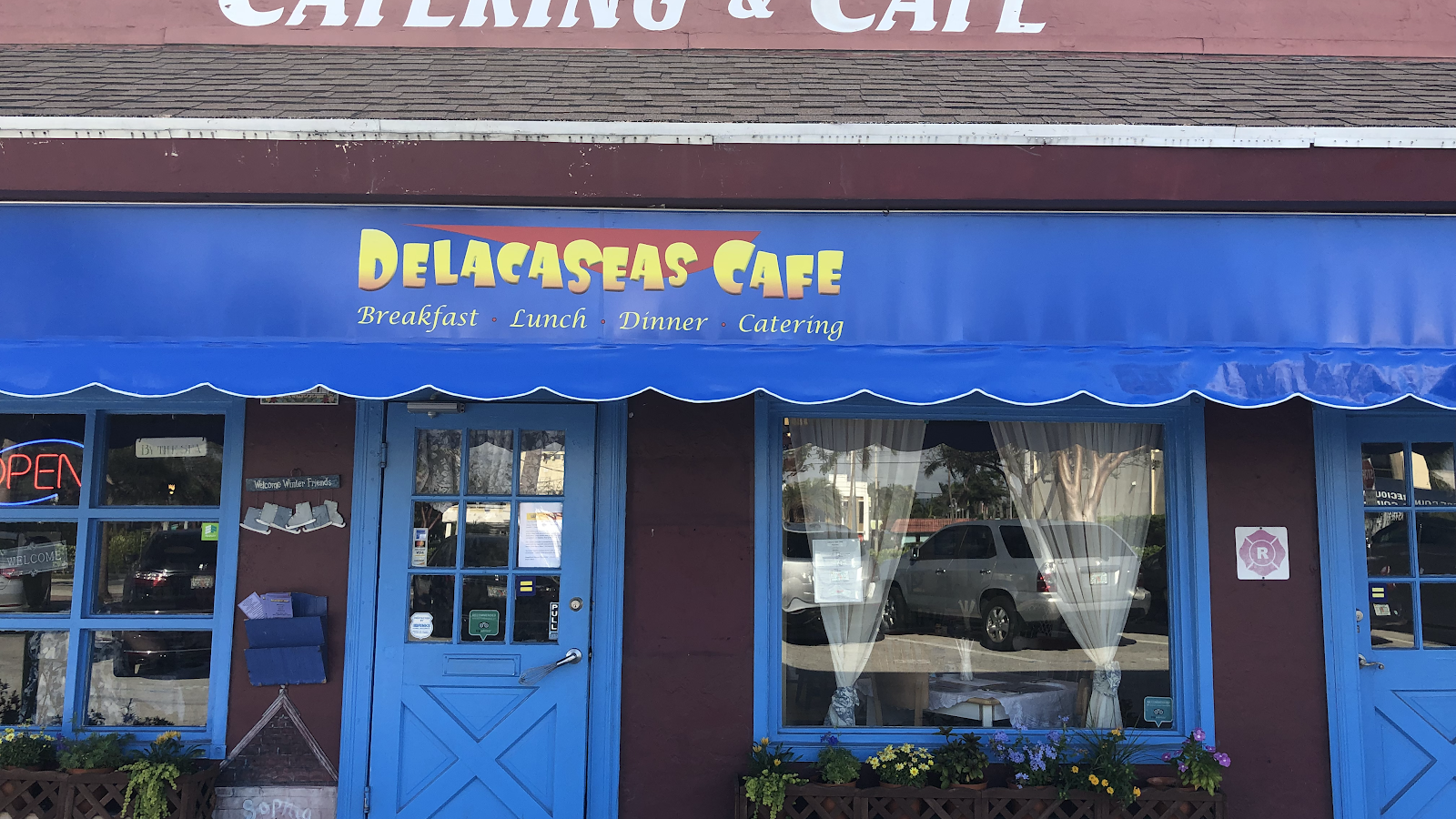 DelacaSeas Cafe