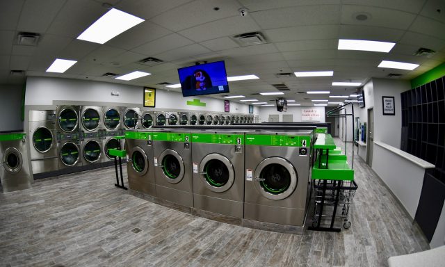 DJ’s Laundromart