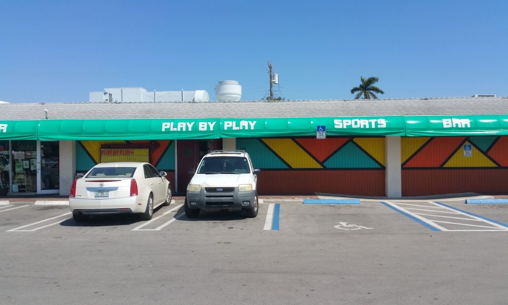 Play By Play Sports Bar and Grill