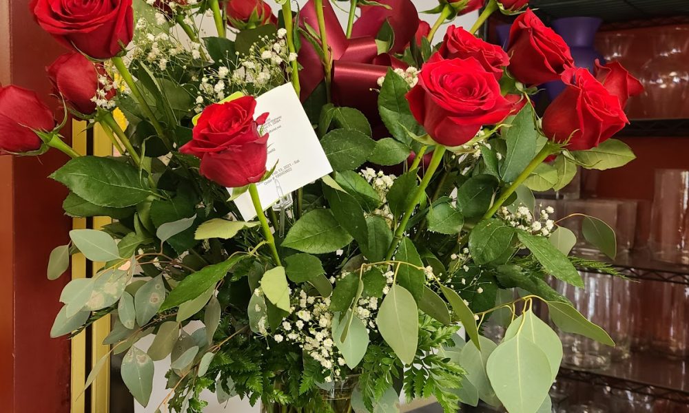 La Bella Rosa Florist - (curb side pick up + delivery)