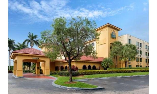 La Quinta Inn & Suites by Wyndham Ft Lauderdale Cypress Cr