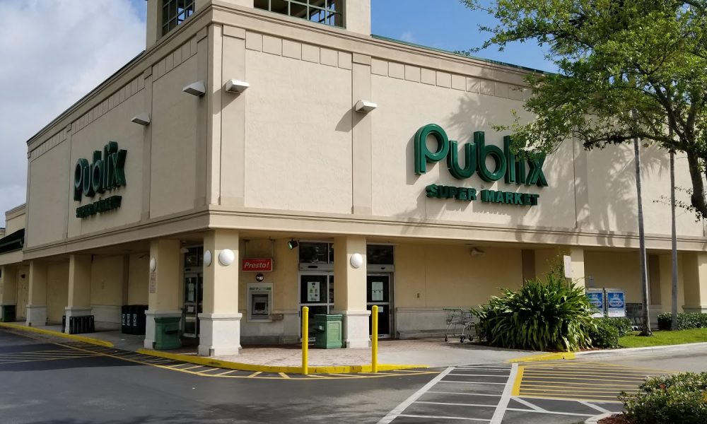 Publix Super Market at Shoppes at Beacon Light