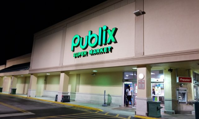 Publix Super Market at Shoppes at Beacon Light