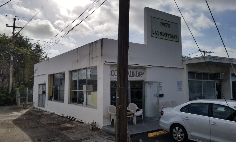 Dee's Laundromat