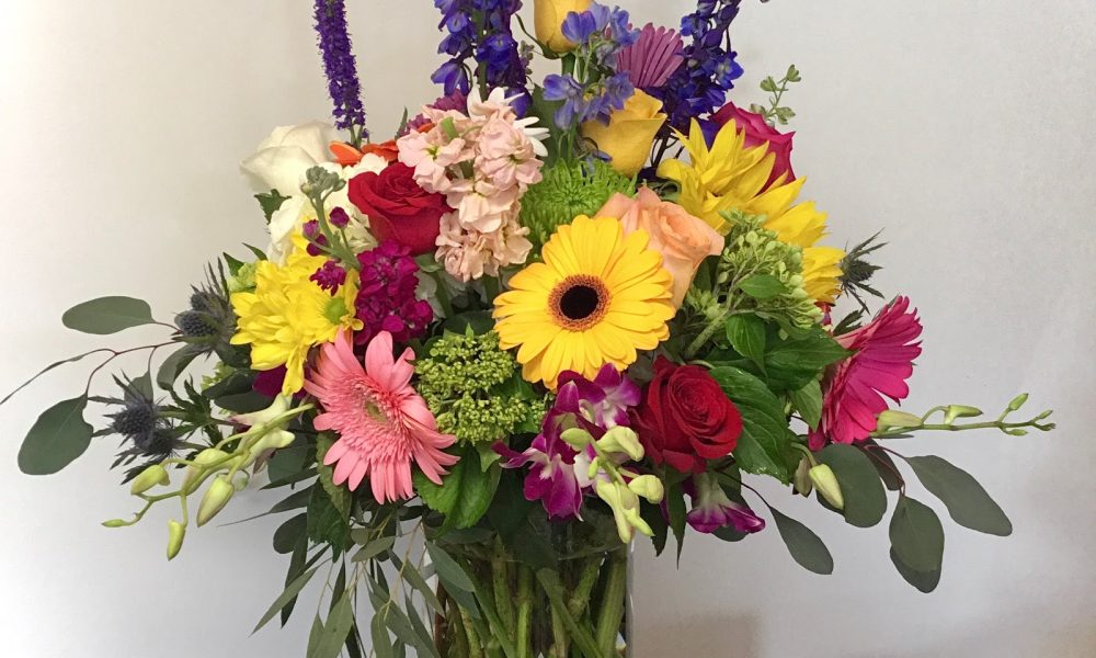 La Bella Rosa Florist - (curb side pick up + delivery)