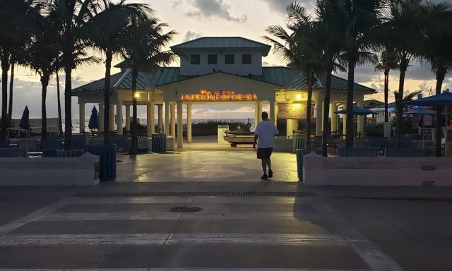 Beach Pavilion@ Lauderdale-By-The-Sea