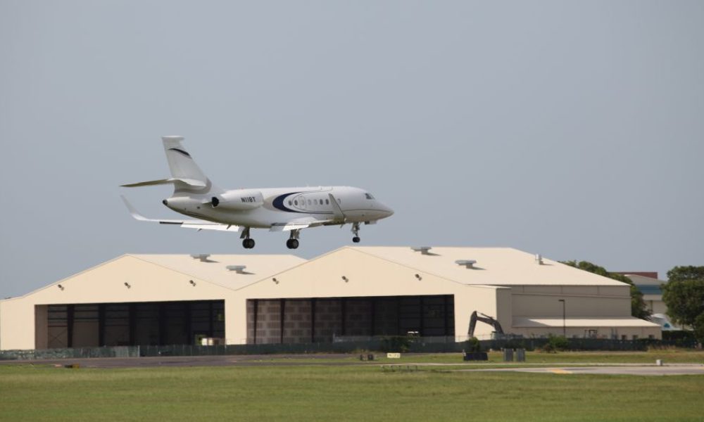 Executive airport viewing area