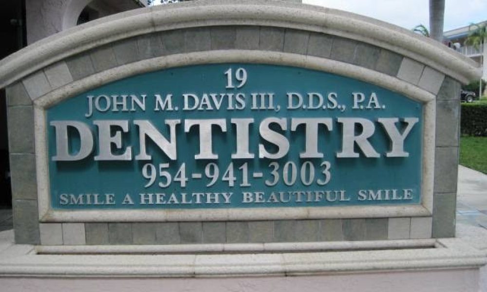 John M Davis III, DDS