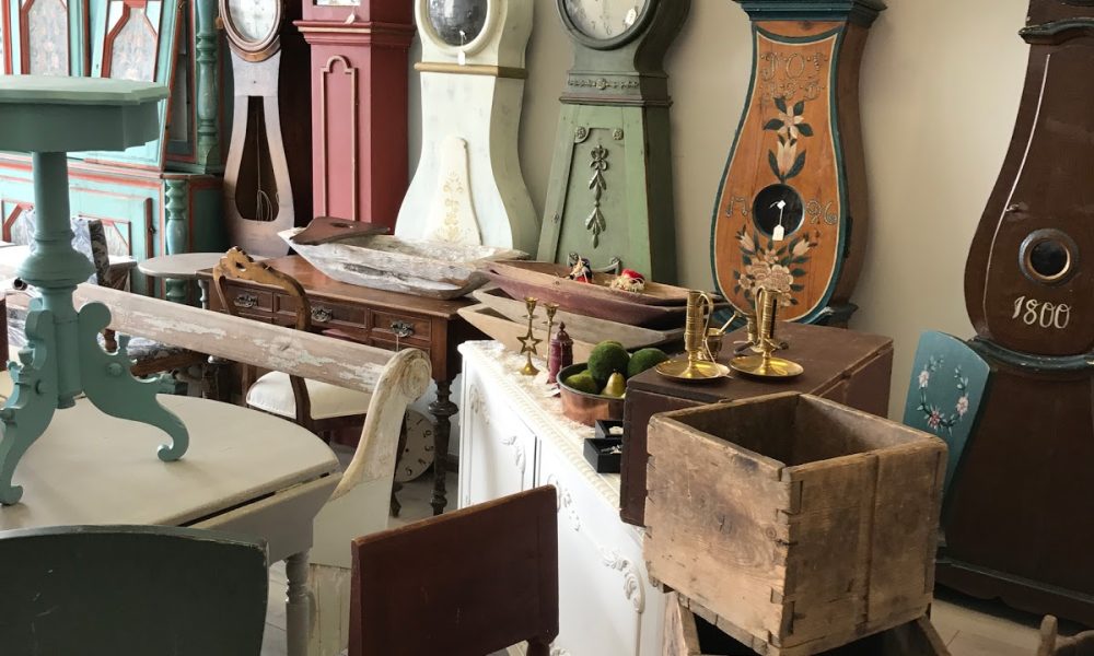 Swedish Antiques and Decor