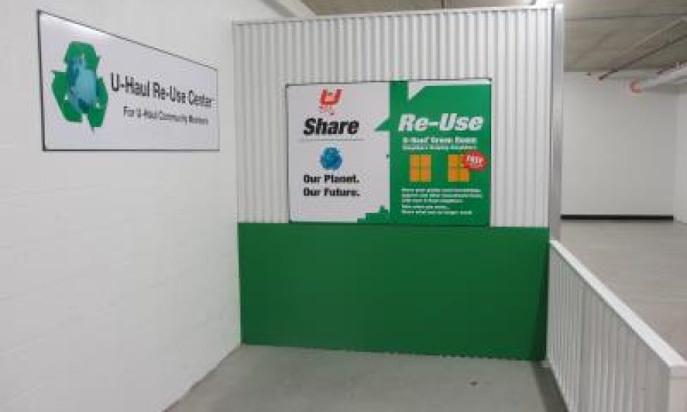 U-Haul Moving & Storage at Sample and Powerline