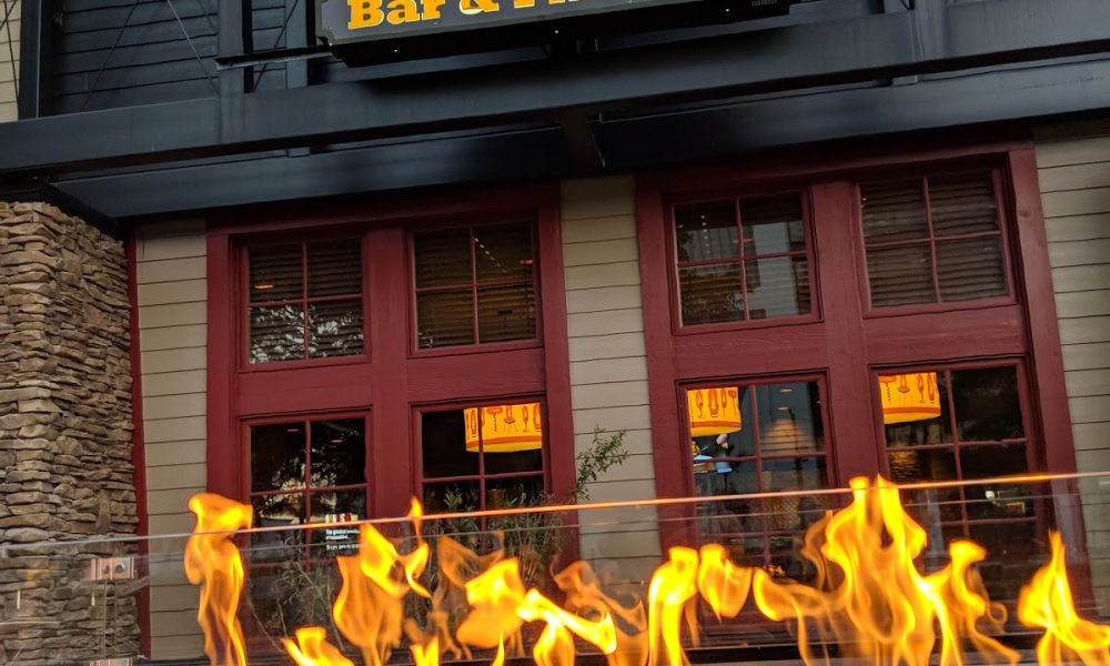 Smokey Bones Bar &amp; Fire Grill