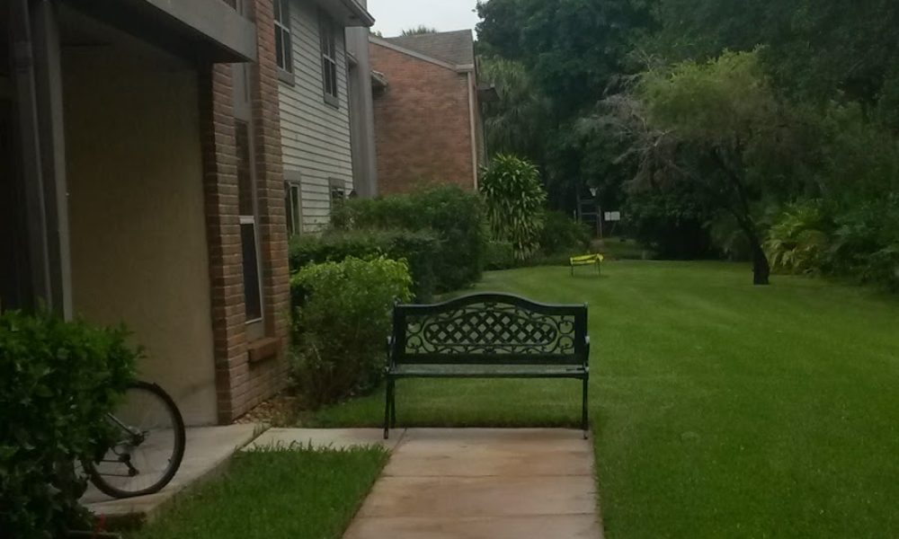 Crystal Pointe Apartments