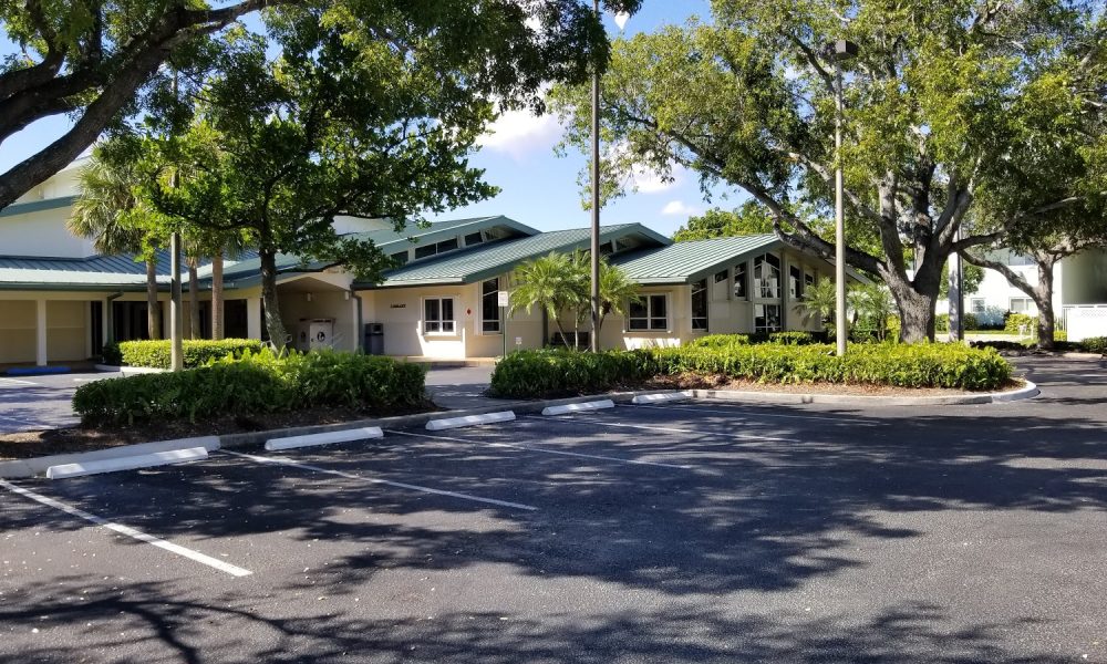 Lighthouse Point Library - City Library