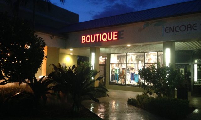 Very Boutiquey – Show Off Straps